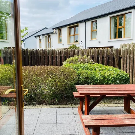 Modern With 3 Bedrooms And 3 Bathrooms In Town *